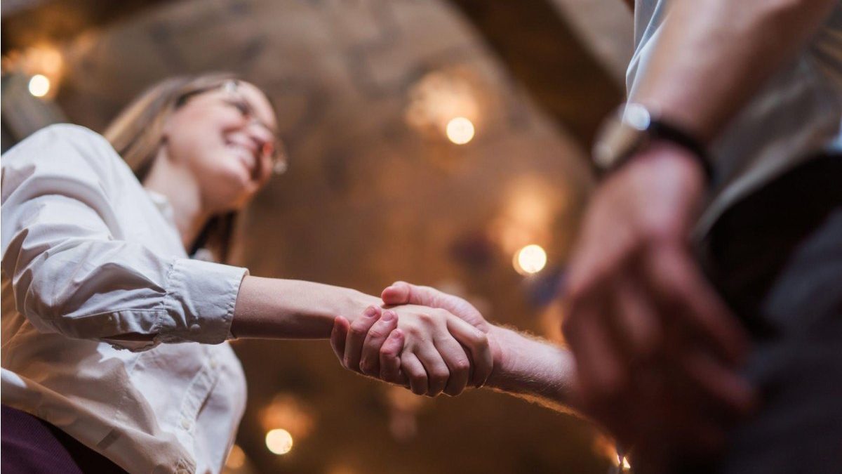 How to Mix Business and Pleasure For Successful Working