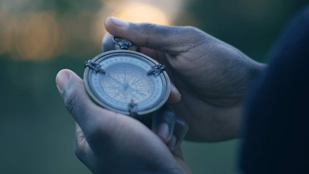Full Guide for Best Compass Watches